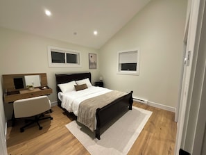 Room - Cozy 3-bedroom chalet in Poconos Mountain lake community (Albrightsville)