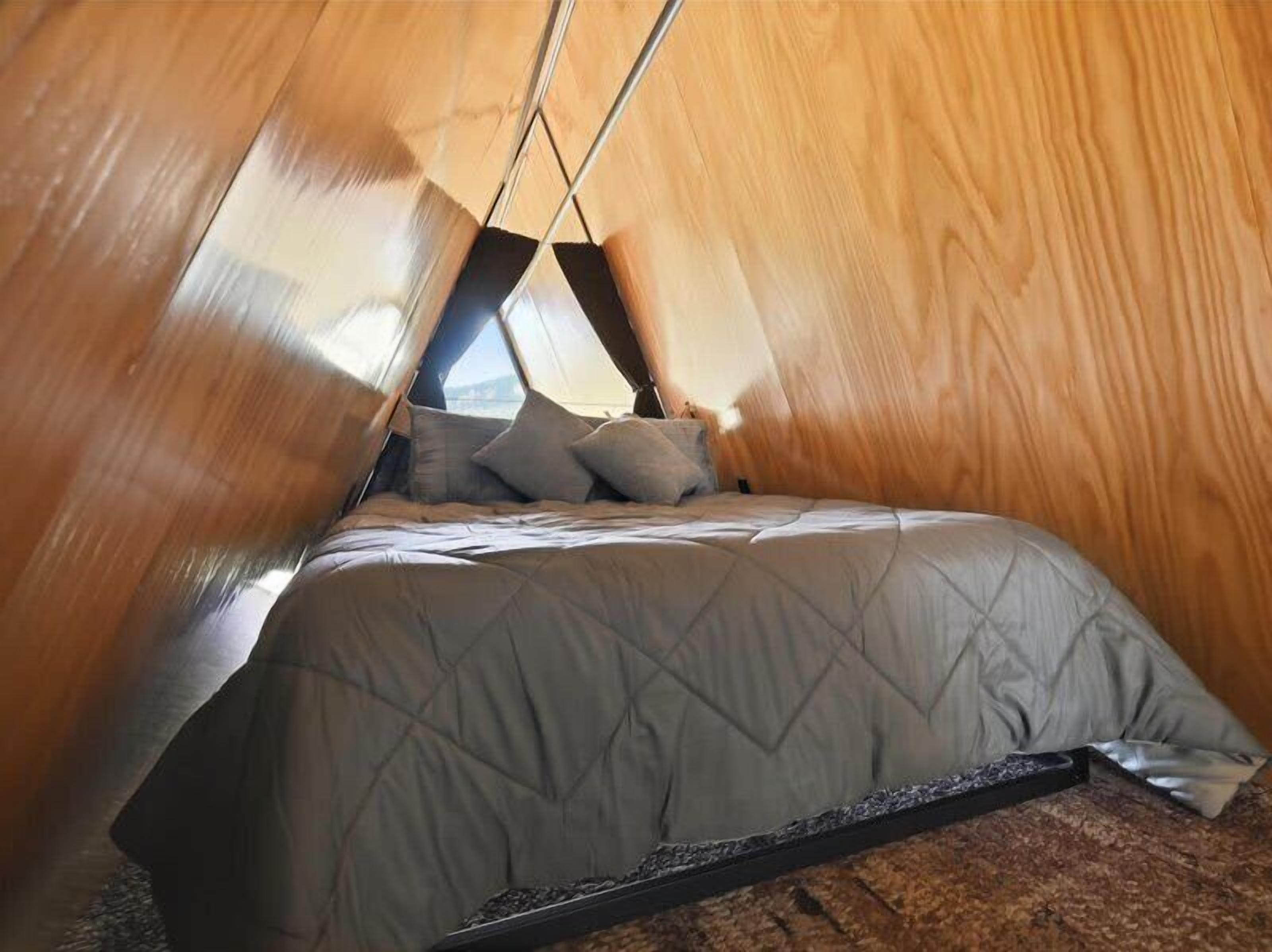 1 chambre, fer et planche à repasser, Wi-Fi, literie fournie