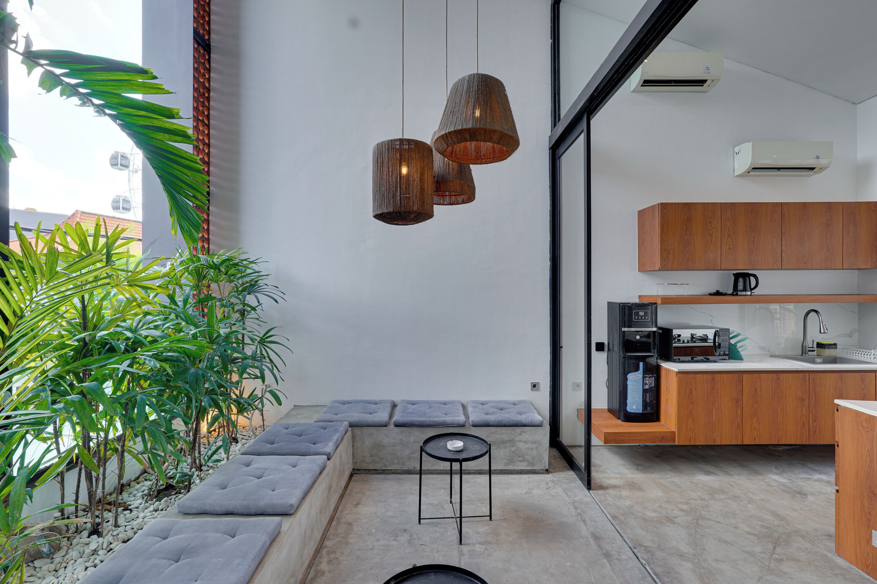 Apartment, Balcony | Living area