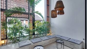 Apartment, Balcony | Living area