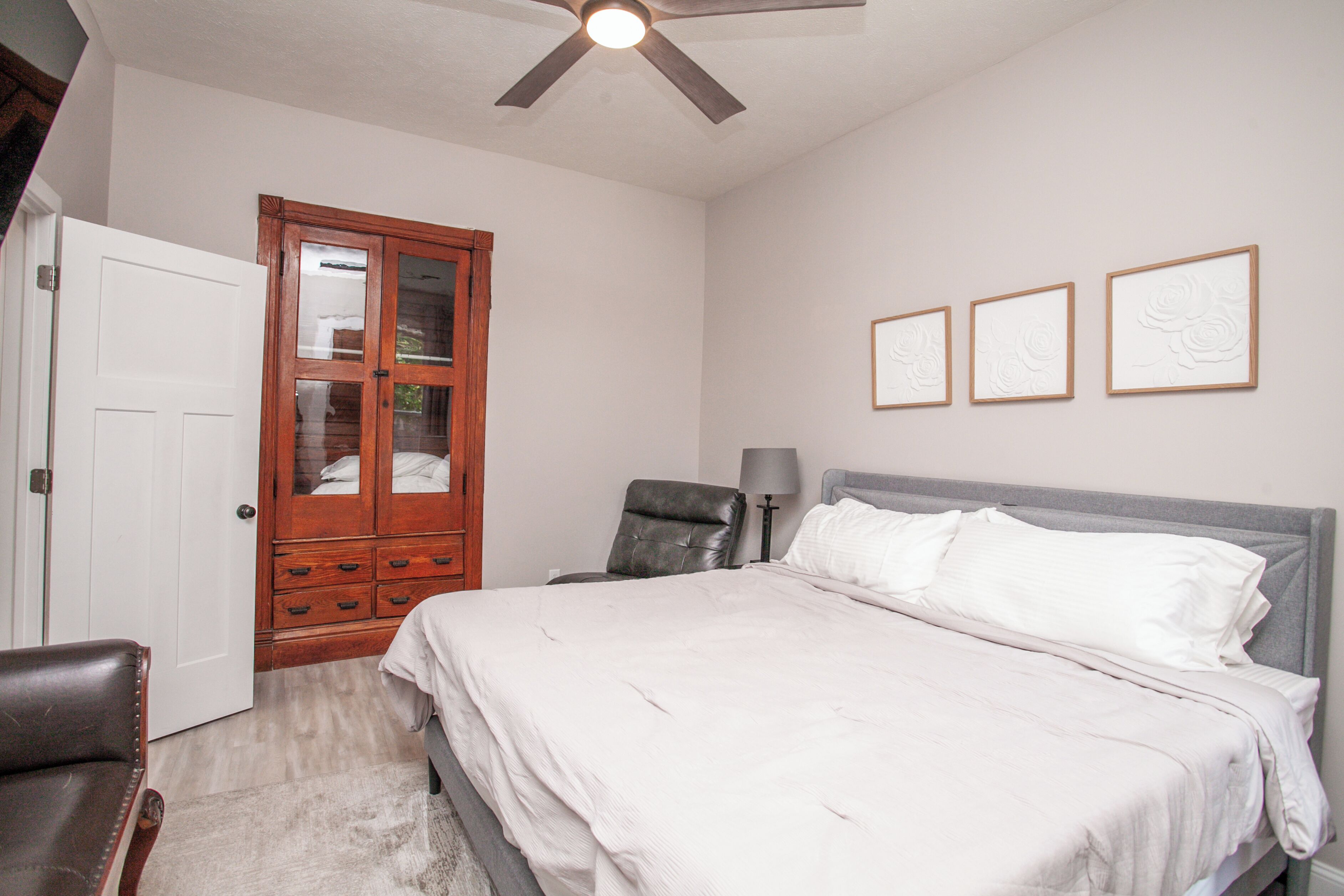 1 chambre, fer et planche à repasser, Wi-Fi gratuit, draps fournis