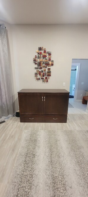 Interior - Modern Luxury Stay near ISU & Downtown (Bloomington)