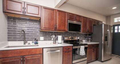 Modern Luxury Stay near ISU & Downtown