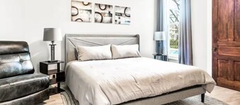 Modern Luxury Stay in Prime Location