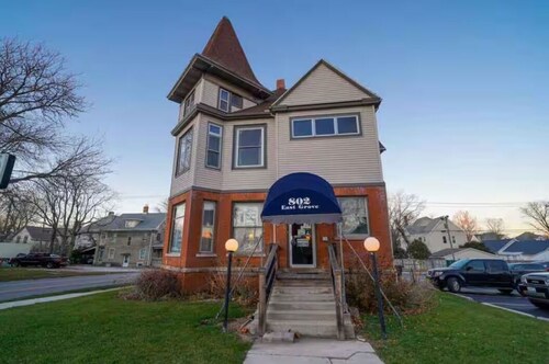 Modern Luxury Stay near ISU & Downtown