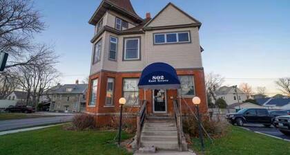 Modern Luxury Stay near ISU & Downtown