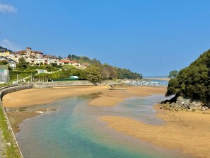 Beach nearby - Urdai Home - Spacious apartment next to the beach (Busturia)