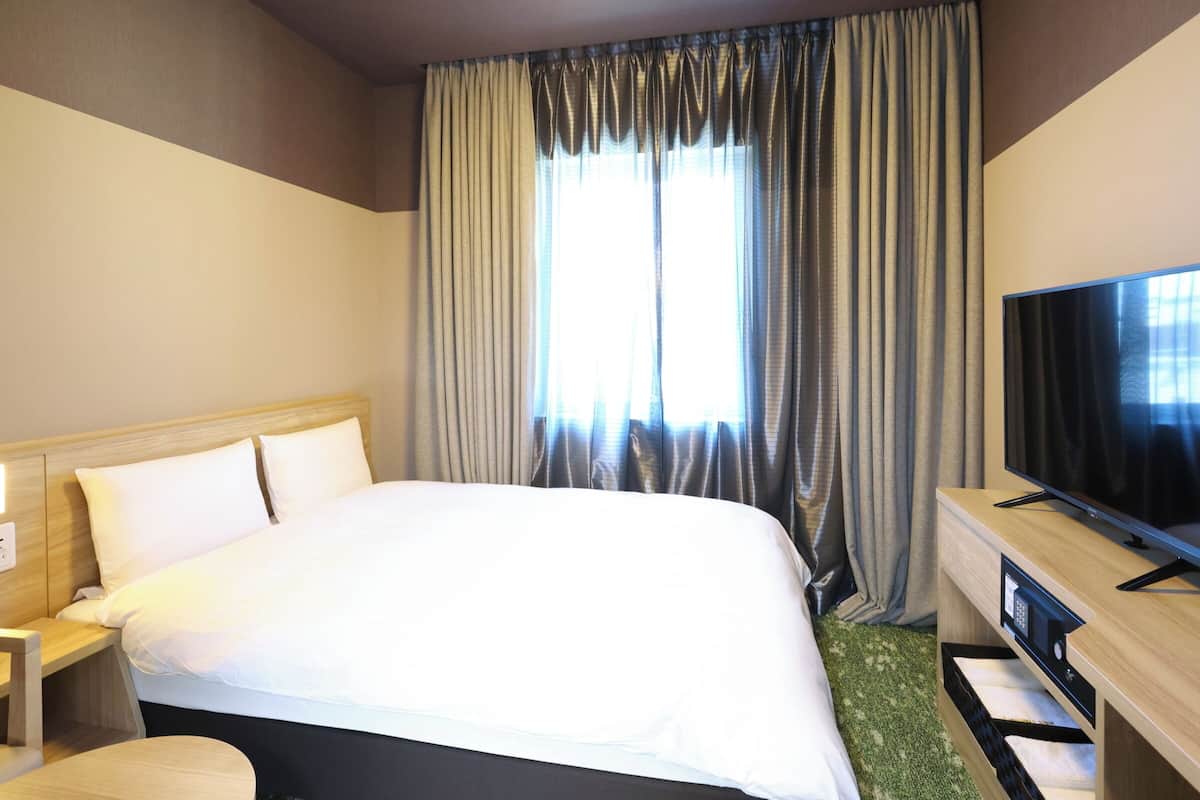 In-room safe, blackout drapes, free WiFi, bed sheets
