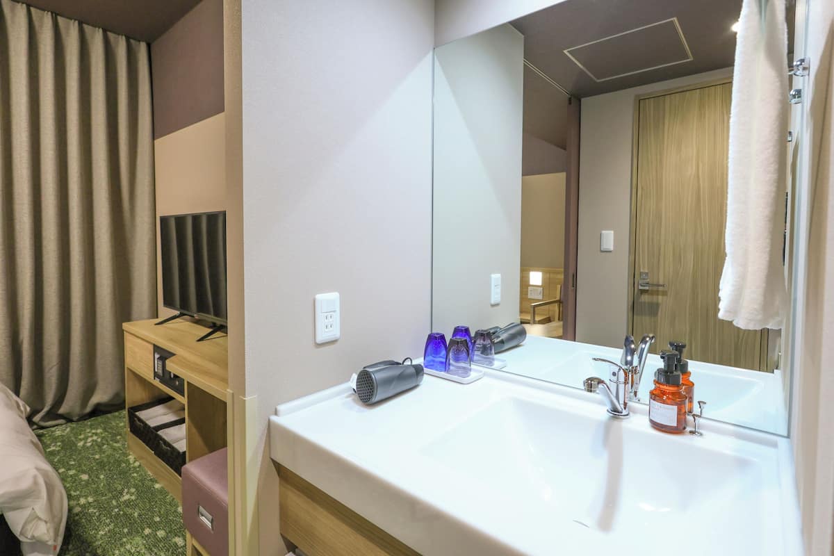 In-room safe, blackout drapes, free WiFi, bed sheets