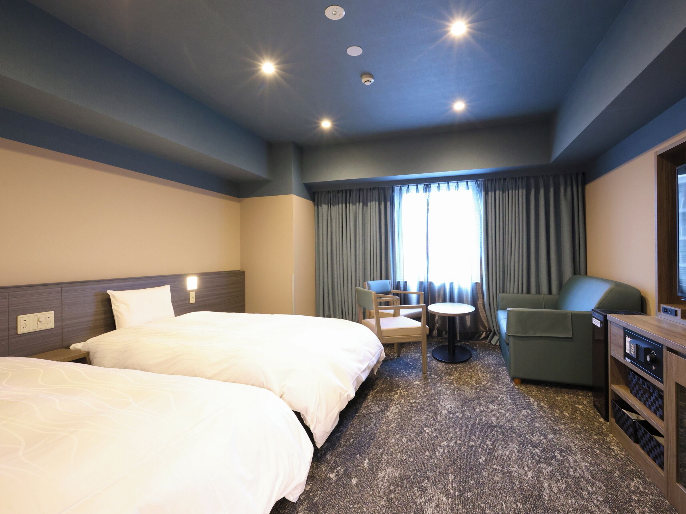 In-room safe, blackout drapes, free WiFi, bed sheets