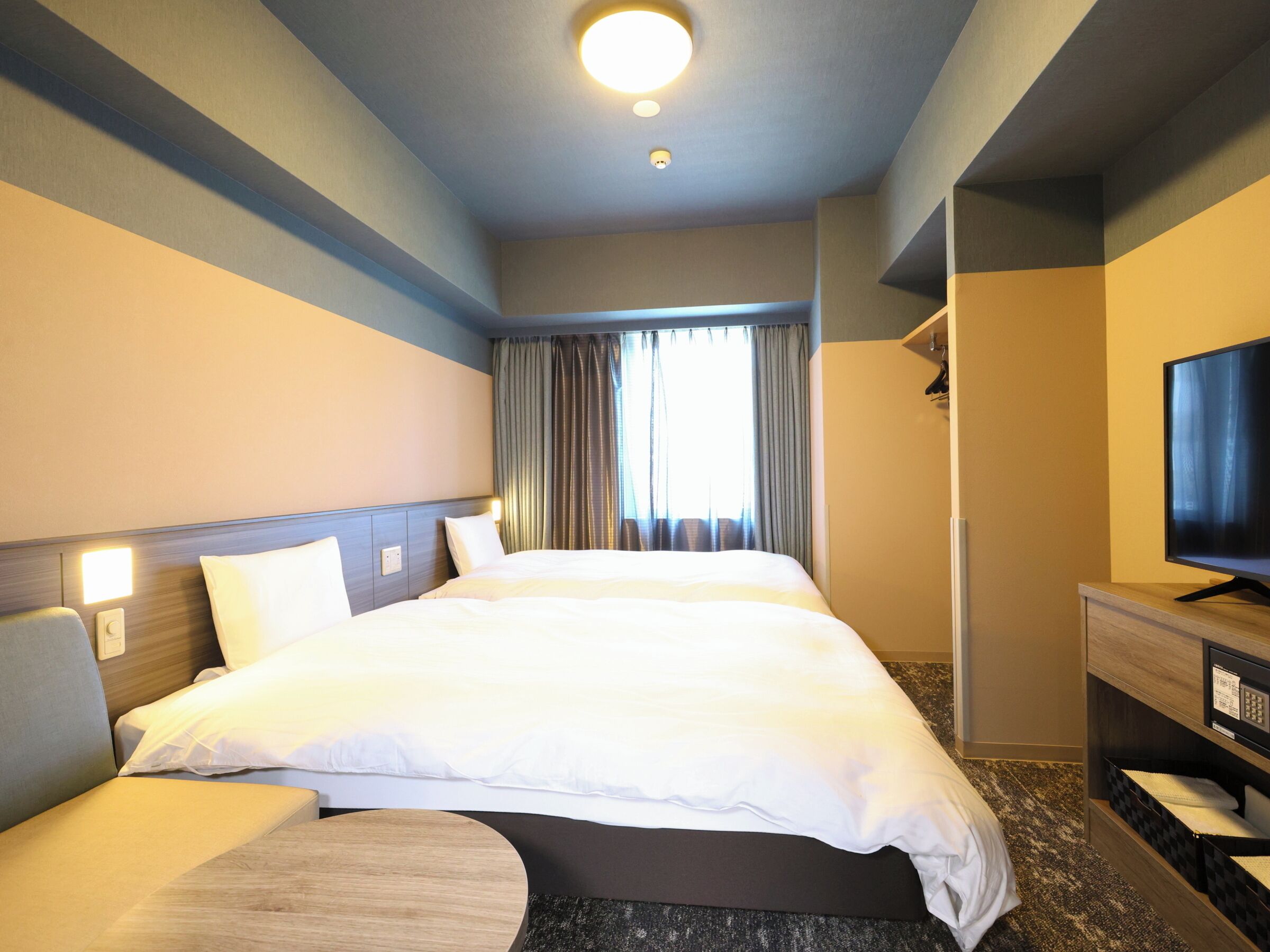 In-room safe, blackout drapes, free WiFi, bed sheets