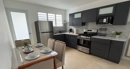 Modern 4BR Apartment Near SJU Airport | Fast WiFi • Parking - AC