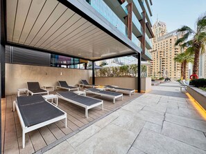 Terrace/patio - Luxury 2BR | Marina Gate 2 | Pool & Marina Views (Dubai)