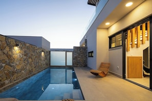 Outdoor pool - Moonlight Penelope villa - elegant coastal living (Koutsouras)