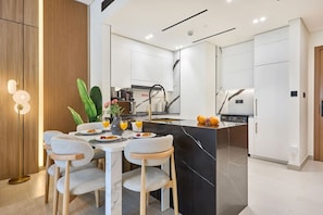 Dining - Luxury 1BR w/ Jacuzzi & Burj Khalifa View (Dubai)