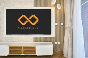 Interior - Elegant 2-Bedroom Retreat | Skyline & Park Views + Balcony (Dubai)