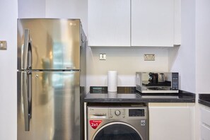Interior - Stylish 1-Bedroom Apartment near Downtown Duba (Dubai)