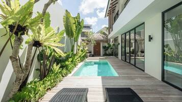 Villa familiar, 3 habitaciones, para no fumadores, alberca privada | Alberca | 12 albercas techadas