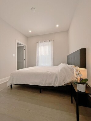 Room - Chic 4-Bedrooms & 4.5 Bathrooms Executive Home with Luxury Finishes (Markham)