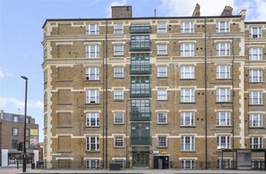 Exterior - Modern 1 Bed Near Tower Bridge | Fast WiFi | Pet-Friendly! Work & Long Stays. (London)