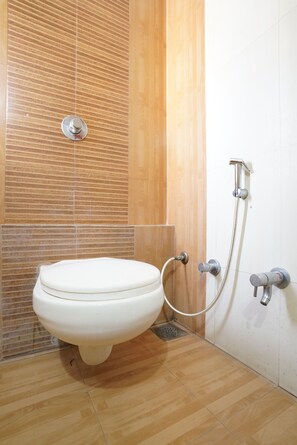 Bathroom - Hotel Shanti Sadan (Ahmedabad)