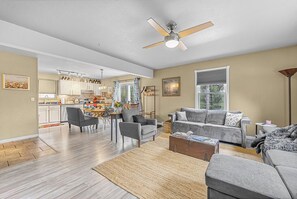 TV - Holiday Hills Retreat | Trails, Skiing & Horse Shows (Traverse City)