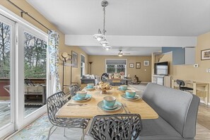 Dining - Holiday Hills Retreat | Trails, Skiing & Horse Shows (Traverse City)