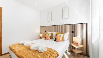 2 bedrooms, iron/ironing board, internet, bed sheets