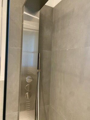 Dusche, Bidet