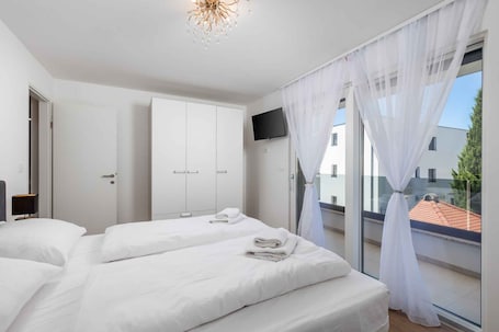 2 bedrooms, WiFi. Holiday Apartment Stella with Two Bedrooms