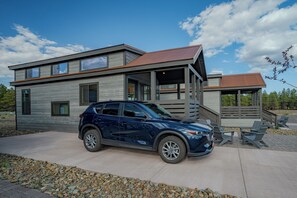 Property grounds - Juniper Cabin Sleeps 8 / 1BR with Loft (Bellemont)