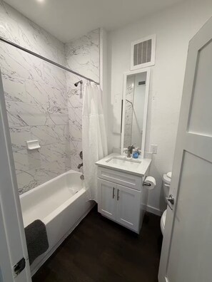 Soap - Chill 1x1 Apt. in West Campus! (Austin)