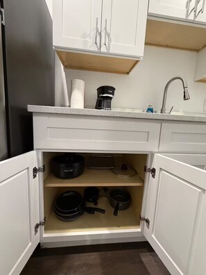 Private kitchen - Chill 1x1 Apt. in West Campus! (Austin)
