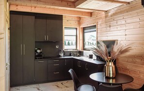 Fridge, microwave, dishwasher, coffee/tea maker - Amazing home in Nowy Klincz with sauna (Nowy Klincz)