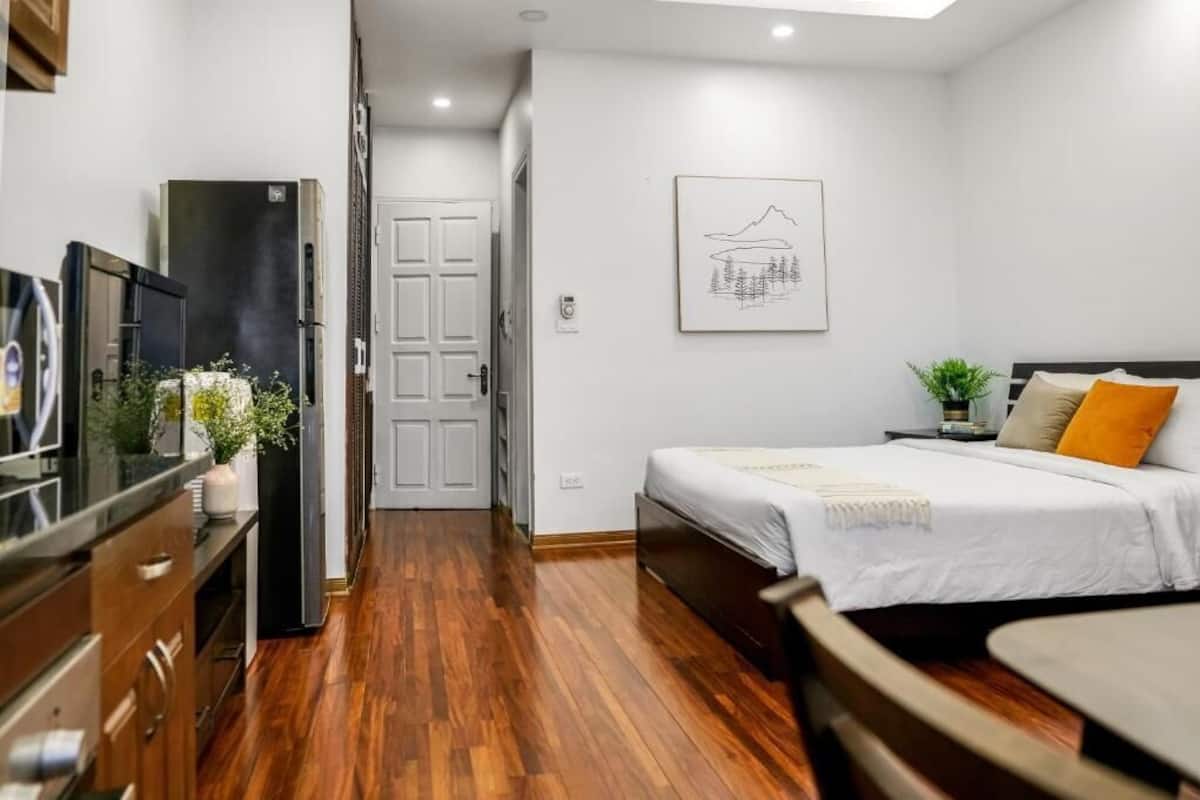 Superior Studio, City View