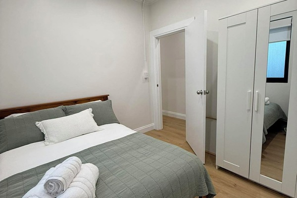 1 bedroom, desk, iron/ironing board, WiFi (free)