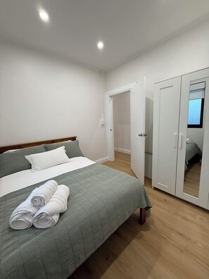 Room - Everything at your doorstep. Close to Monash University and Monash Hospital. (Oakleigh)