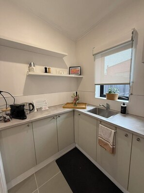 Private kitchen - Everything at your doorstep. Close to Monash University and Monash Hospital. (Oakleigh)
