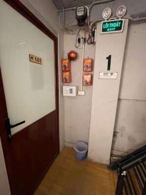 Kolmen hengen huone | Sisätilat