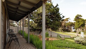 Cabane, 2 chambres, vue baie | Terrasse/Patio