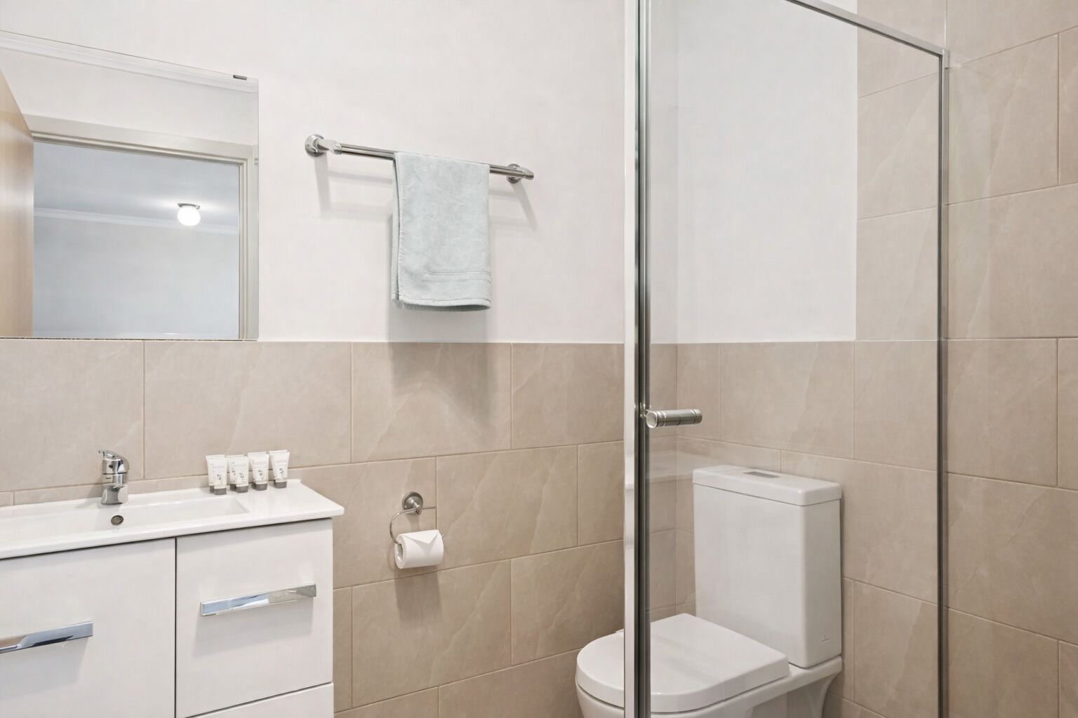 Cabin, 2 Bedrooms, Bay View | Bathroom