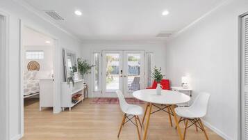 Iron/ironing board, travel crib, WiFi, bed sheets