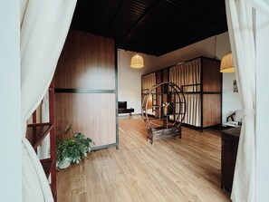 Dormitorio compartido estándar, dormitorio mixto, patio, vistas al jardín | Interior