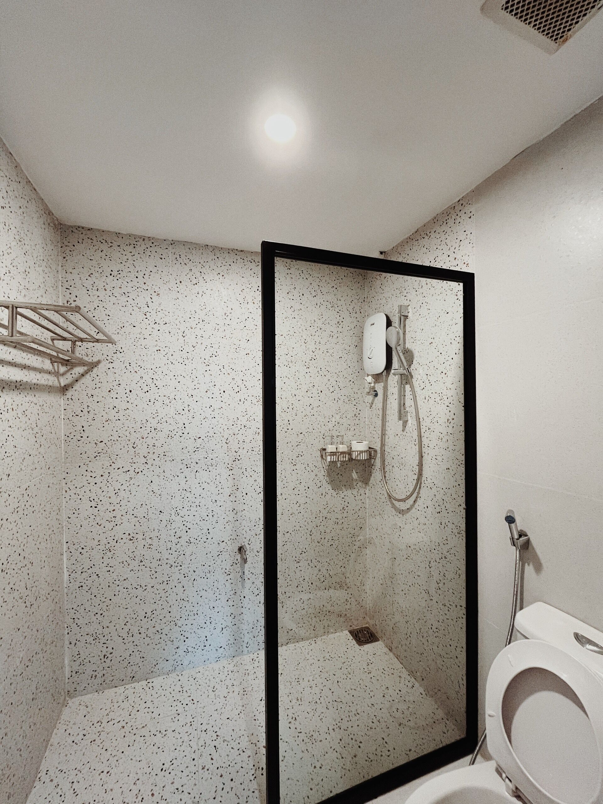 Standard Shared Dormitory, Mixed Dorm, Patio, Garden View | Bathroom | Shower, free toiletries, hair dryer, slippers