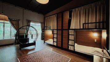 Standard Shared Dormitory, Mixed Dorm, Patio, Garden View | Pemandangan dari hartanah