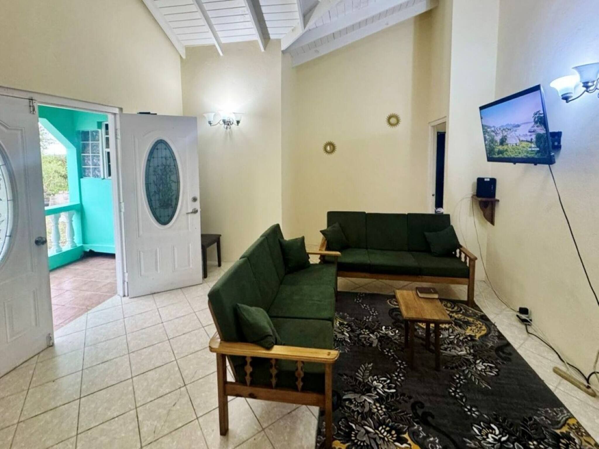 Apartment, 3 Bedrooms, Balcony | Living area