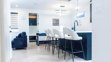 Casa, 3 quartos, varanda | Parte interna