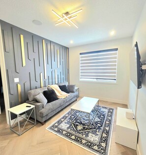 Casa, 3 dormitoris, pati | Sala d'estar