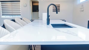 Casa, 3 dormitoris, pati | Servei de restauració