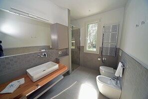 Een douche, een haardroger